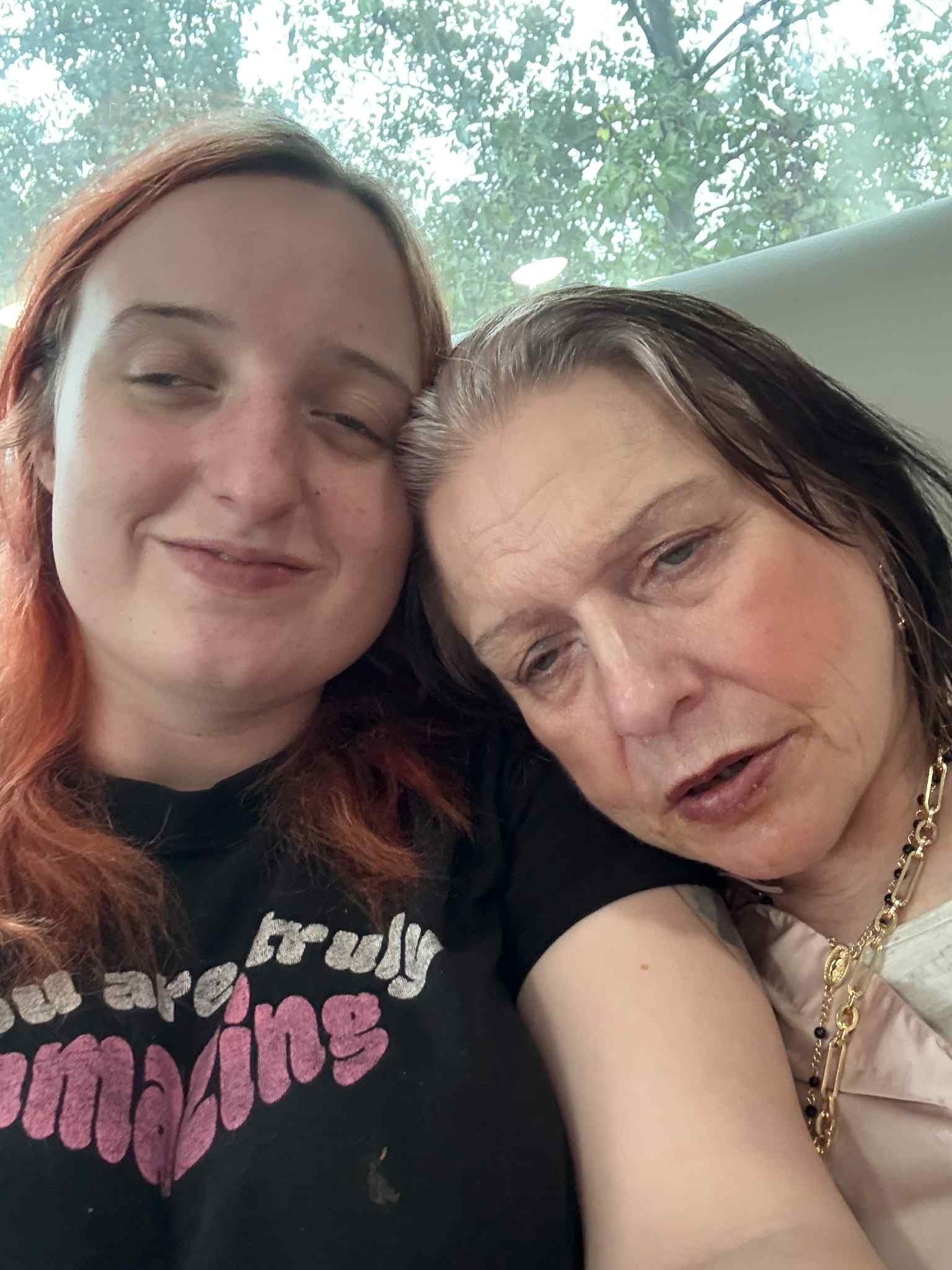 Jerri and mum A selfie of Jerri and her mum smiling together.